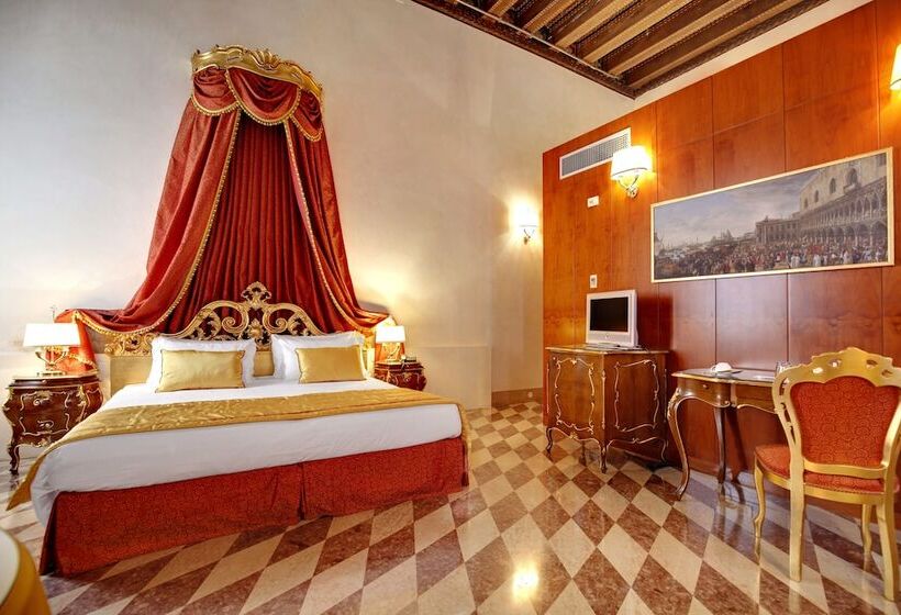 سوئیت رویال, Dona Palace