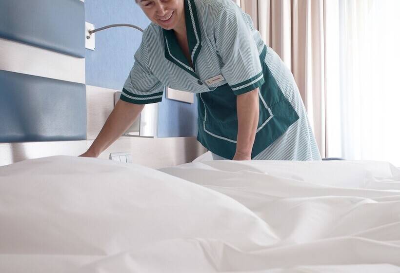 غرفة قياسية لذوى الاحتياجات الخاصة, Holiday Inn Athens Attica Av, Airport W., An Ihg