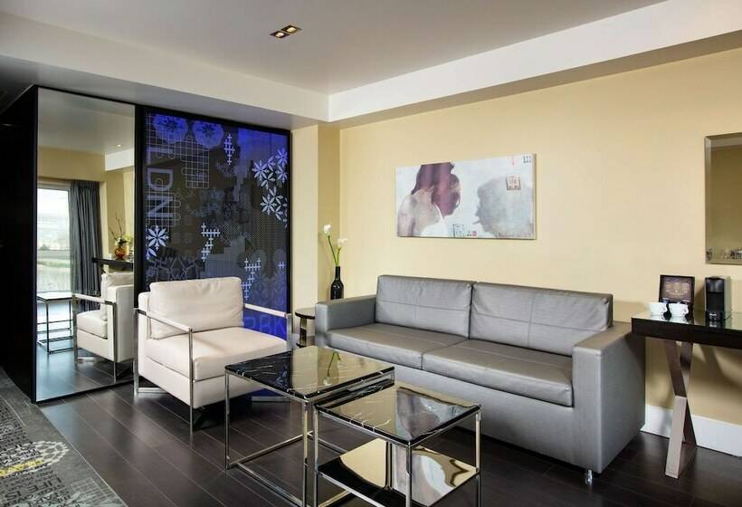 带河湖景观的套房, Park Plaza London Riverbank