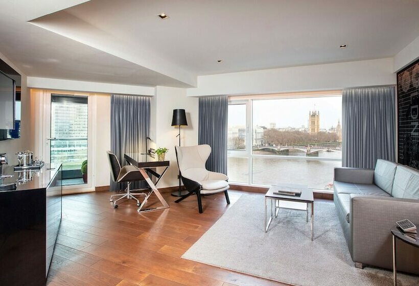 带河湖景观的套房, Park Plaza London Riverbank