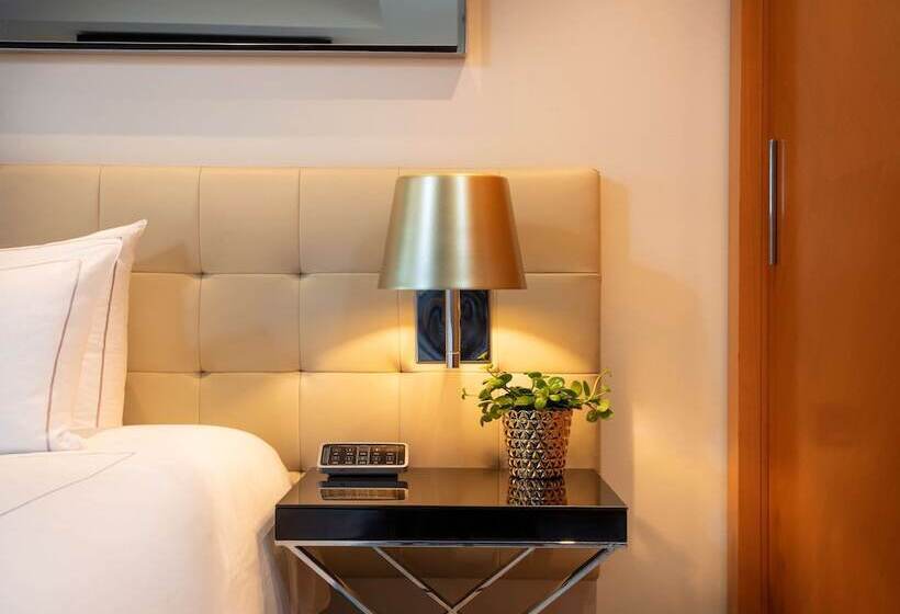 带河湖景观的套房, Park Plaza London Riverbank