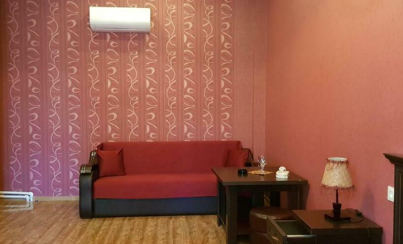 Трехместный Номер Стандарт с Балконом, Ruzan