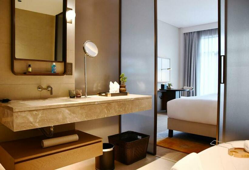 이그제큐티브 룸 킹사이즈 침대, Pullman Yueyang