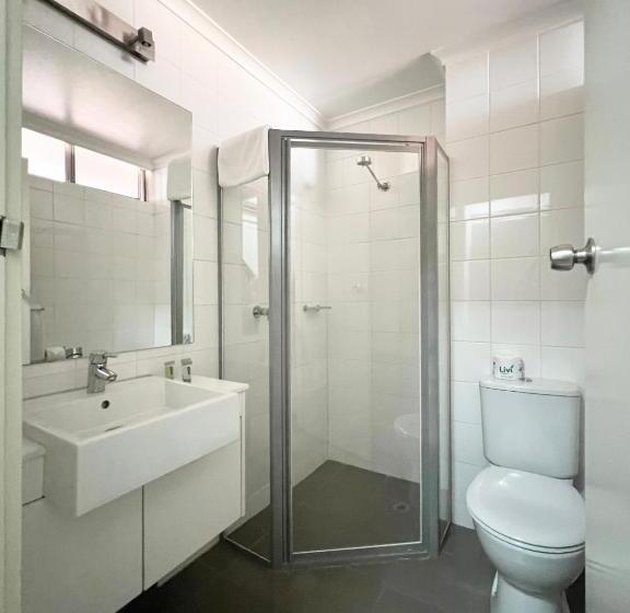 اتاق اجرایی با تخت بزرگ, Stay At Alice Springs