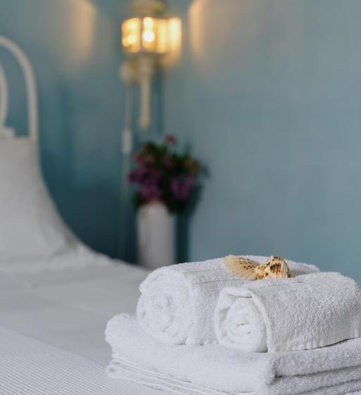 Standard room with outdoor bath, B&b La Finestra Sul Campanile
