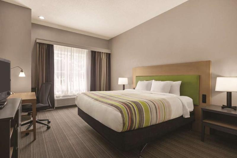 Номер Стандарт Кровать Кинг Адаптированный для Инвалидов, Country Inn & Suites By Radisson, Beaufort West, Sc