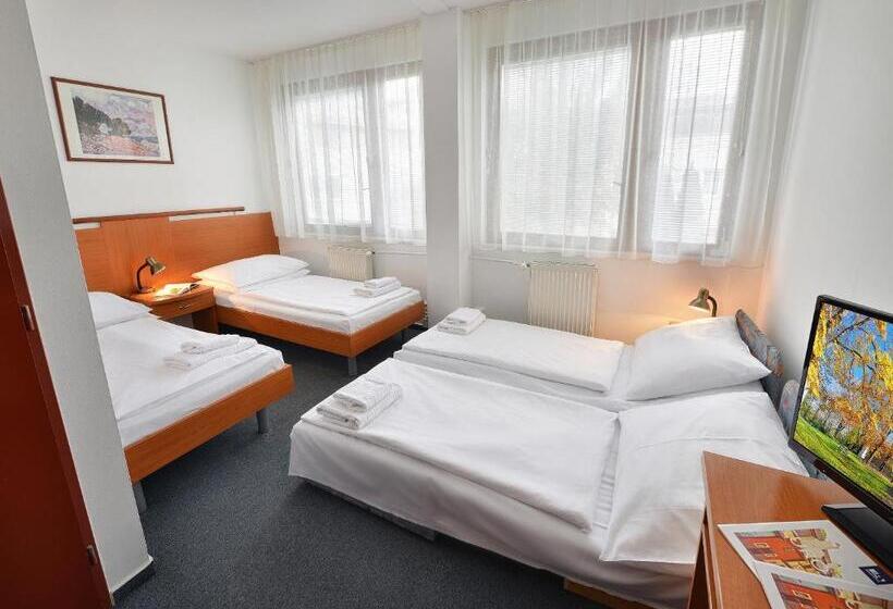 四人标准间, Ea Hotel Populus