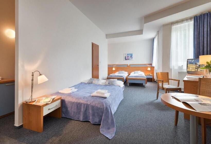 标准三人间, Ea Hotel Populus