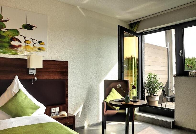 Семейный Номер, Motel Am Fürfelder Schloss