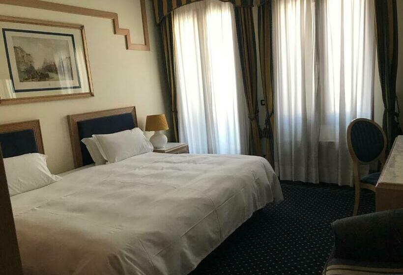Superior Room, Foscari Palace