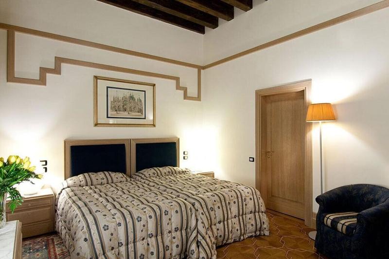 Superior Room, Foscari Palace