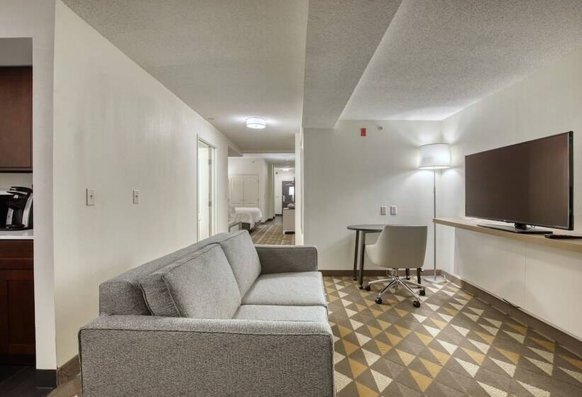 Suite, Holiday Inn Hotel & Suites Madison West, An Ihg
