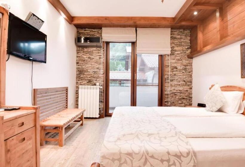 Номер Deluxe с Балконом, Chalet Balkan