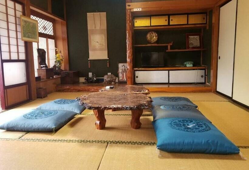 Семейный Номер Совместный Санузел, Minsyuku Koshiyama