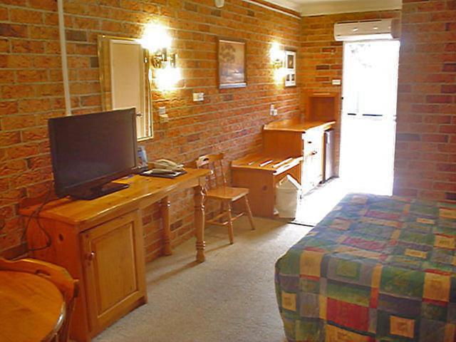 Семейный Номер, Coachmans Rest Motor Lodge
