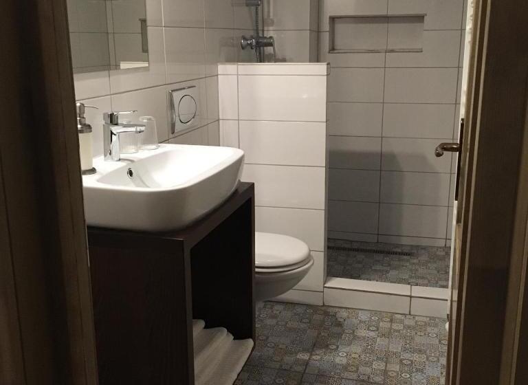 اتاق استاندارد با بالکن, Casa Karola Ház