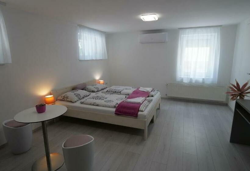 Четырехместный Номер Стандарт, Anna Villa Füred Boutique Rooms