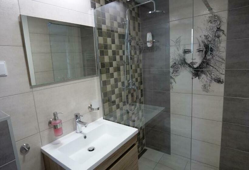 Четырехместный Номер Стандарт, Anna Villa Füred Boutique Rooms