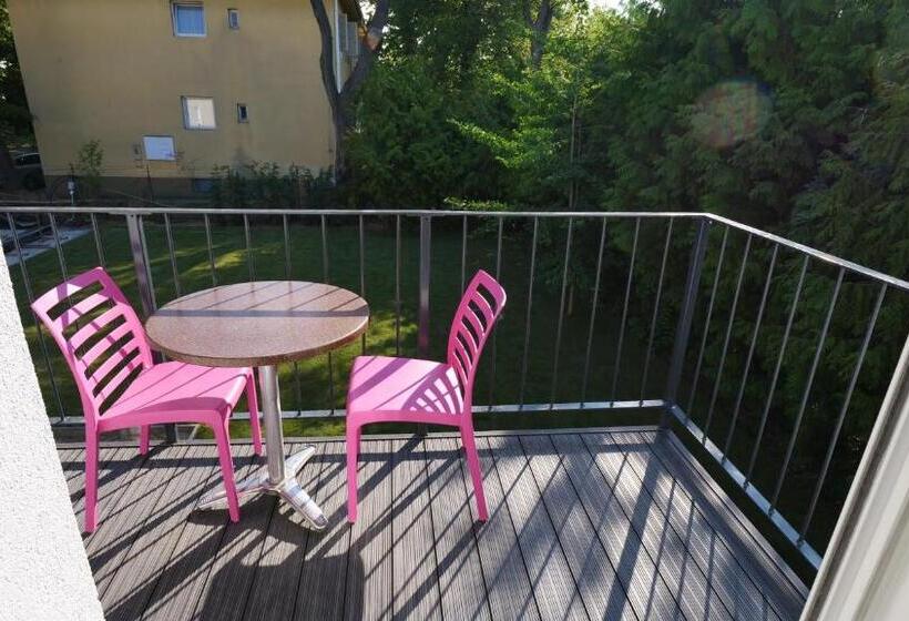 Люкс Повышенной Комфортности, Anna Villa Füred Boutique Rooms