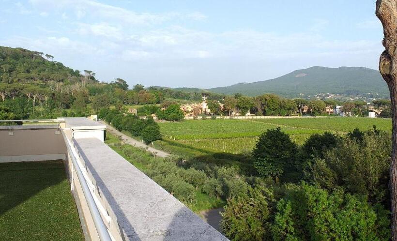 スタンダードスタジオ, Villa Cavalletti Appartamenti