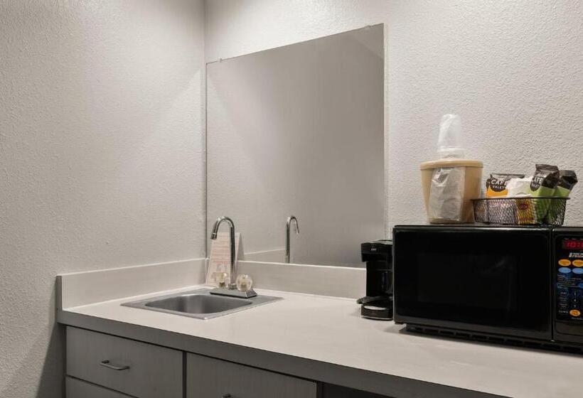Люкс Кровать Кинг, Red Roof Inn & Suites Savannah Airport