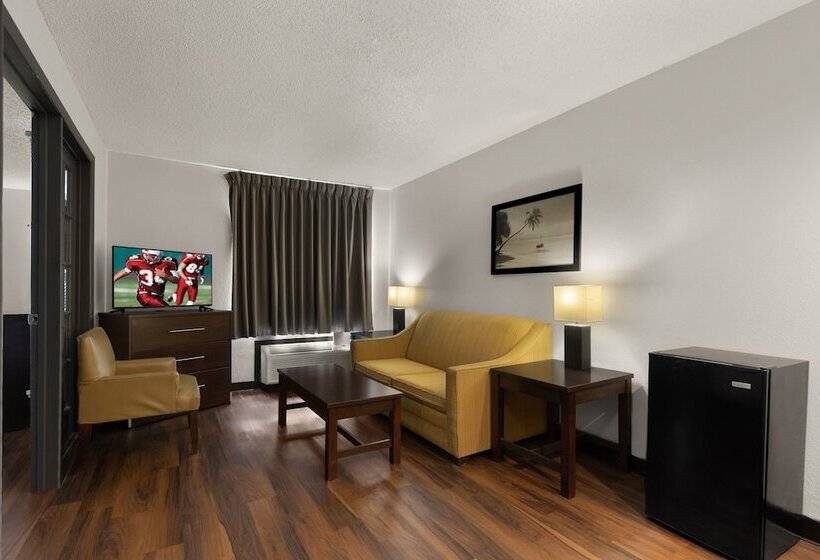 Люкс, Red Roof Inn & Suites Savannah Airport