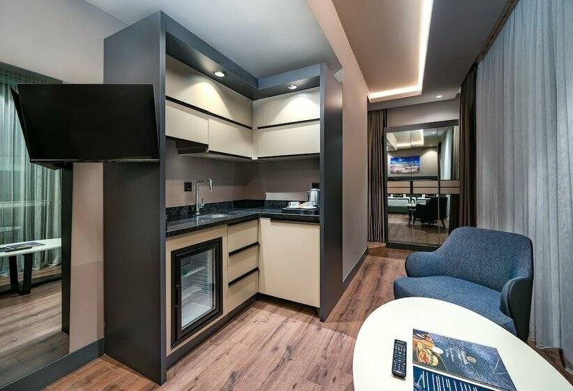 سوییت جونیور, Hidden Hills Hotel Istanbul Airport