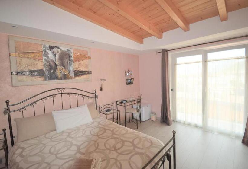 Номер Стандарт с Балконом, B&b La Vecchia Tipografia   Lago D Idro