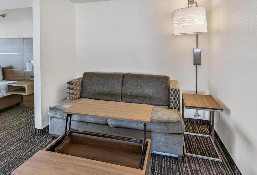 Люкс Deluxe Кровать Кинг, Estherville Hotel & Suites