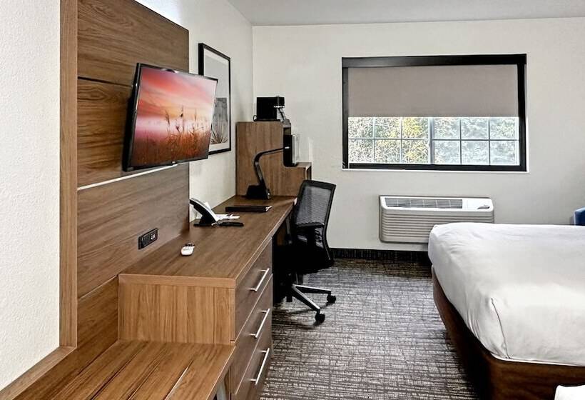 Номер Стандарт, Estherville Hotel & Suites