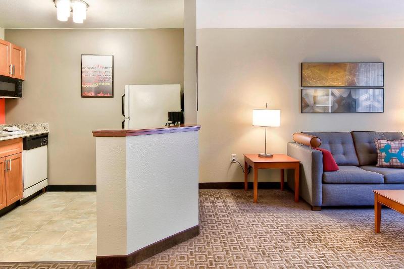 Люкс, Towneplace Suites Raleigh Cary/weston Parkway