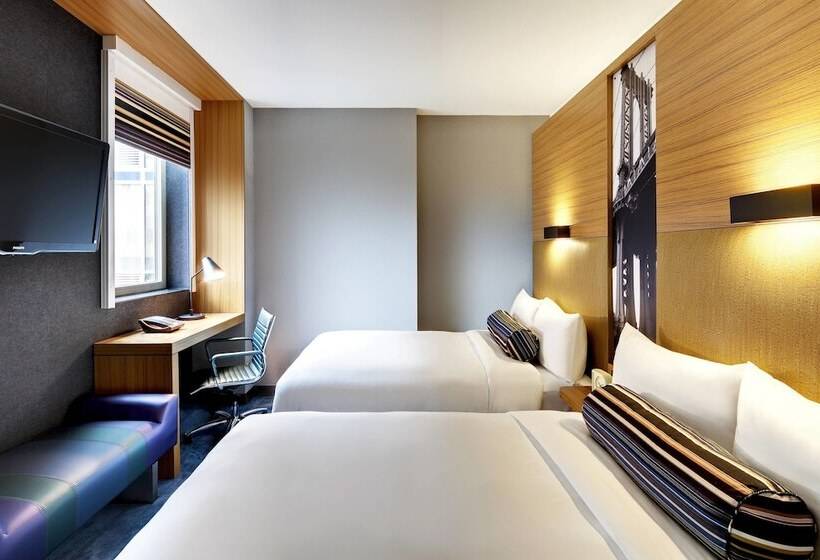 带2个双人床的标准工作室, Aloft New York Brooklyn