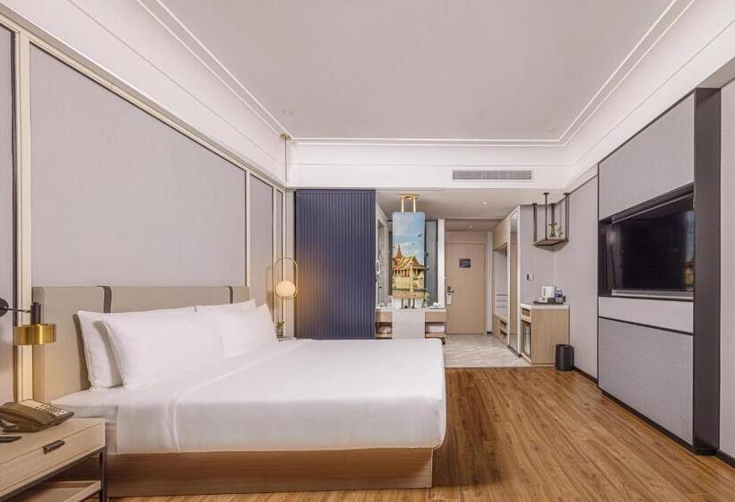 اتاق اجرایی با تخت بزرگ, Maxx Phnom Penh Downtown By H World