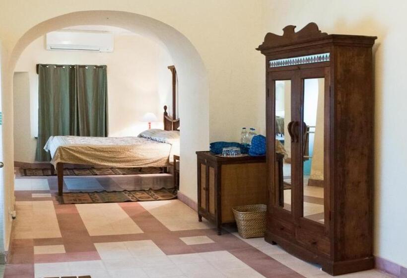 带大床的标准间, Neemrana S Tijara Fort Palace
