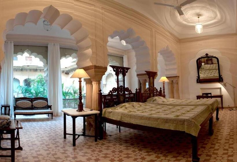 豪华三人间, Neemrana S Tijara Fort Palace