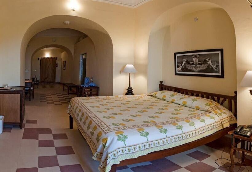 标准间, Neemrana S Tijara Fort Palace