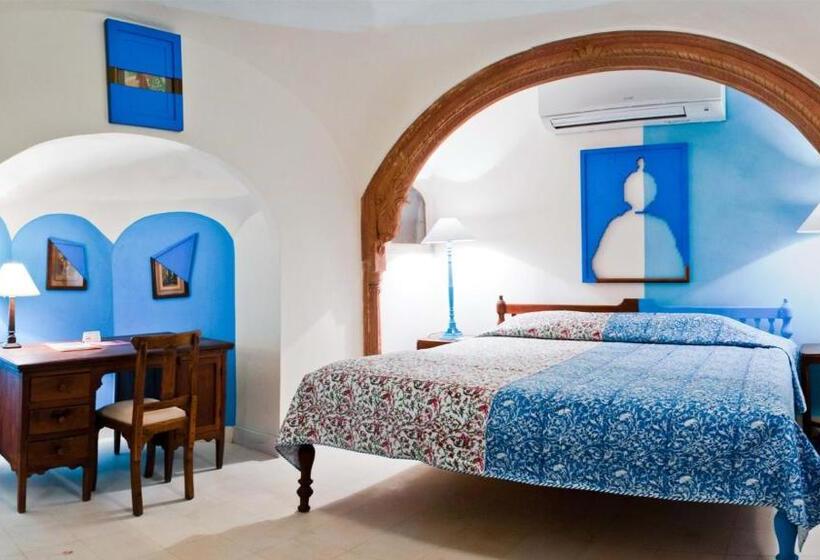 高级三人间, Neemrana S Tijara Fort Palace