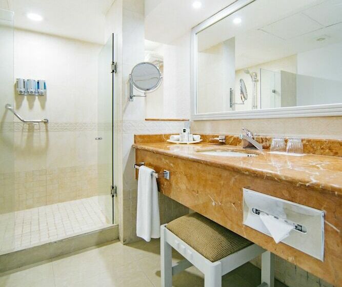 Номер Стандарт с Террасой, Occidental Costa Cancun  All Inclusive