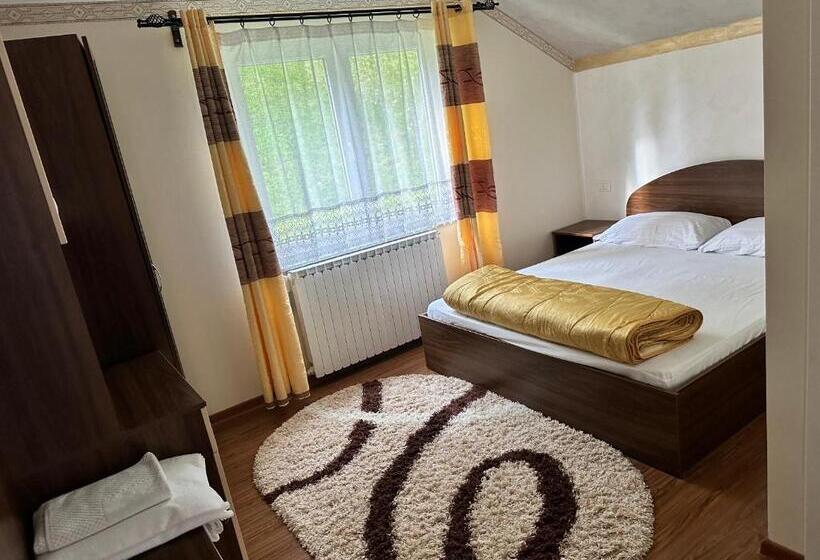 اتاق استاندارد, Pensiunea 3flori De Colț