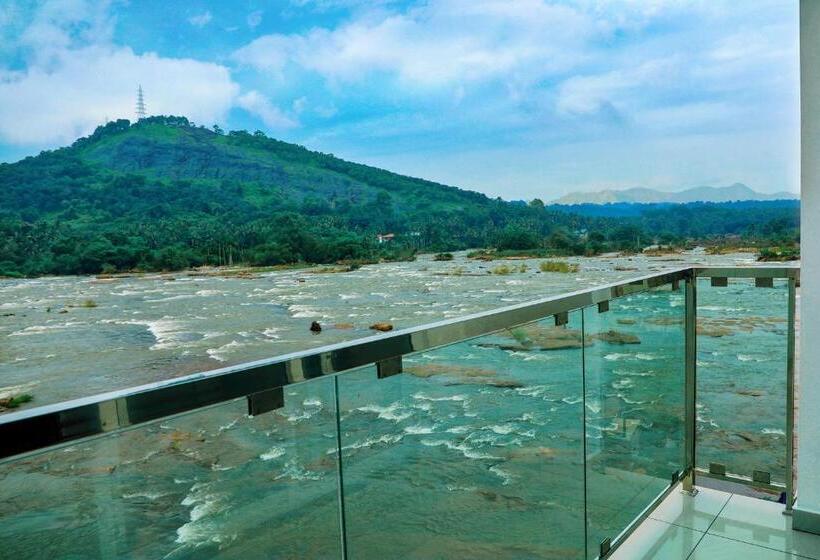 带大床的标准间, The Anchorage Athirapilly Resort