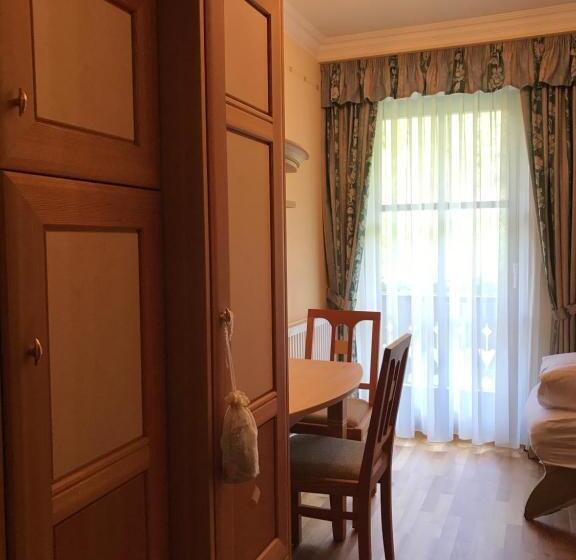 Номер Стандарт Индивидуальный с Балконом, Gasthof Pension Zur Klause