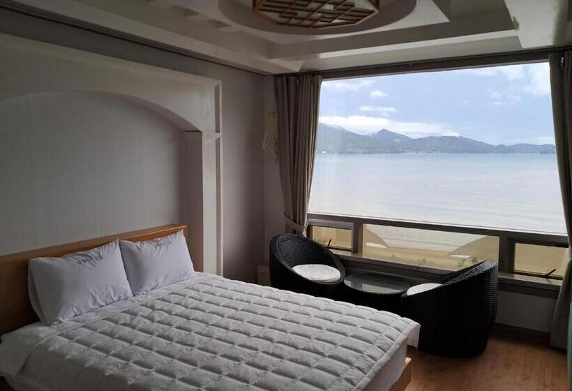 스탠다드 룸 바다 전망, Namhae Beach