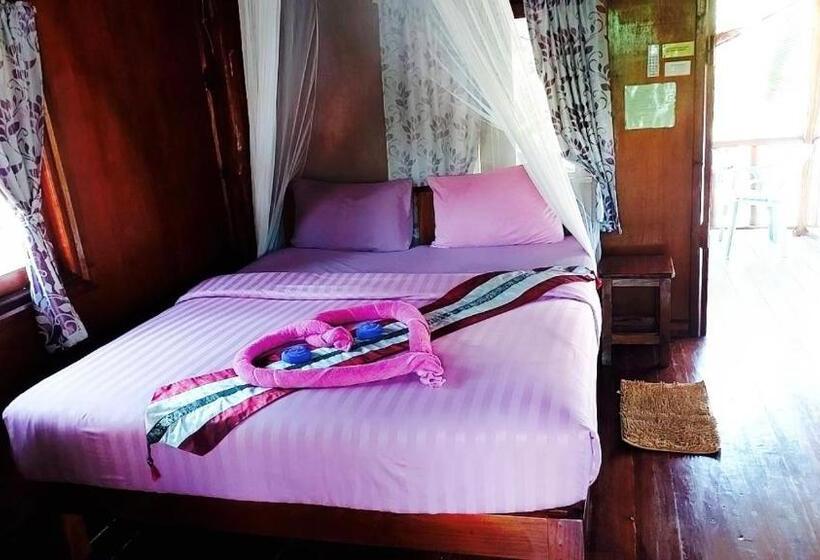 발코니가 있는 스위트, Nadia Resort Kohjum