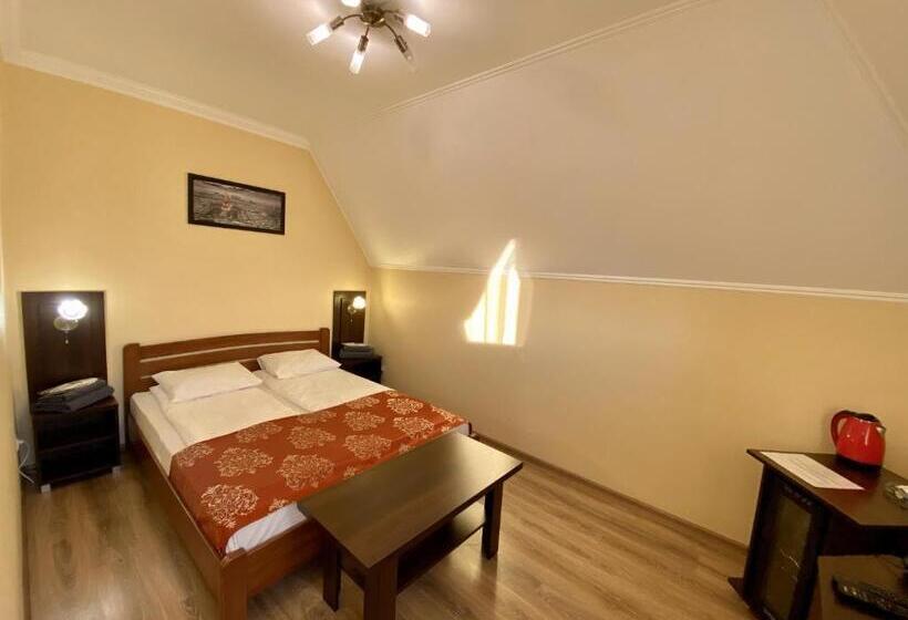 Трехместный Номер Deluxe, Sting Hotel & Event Palace