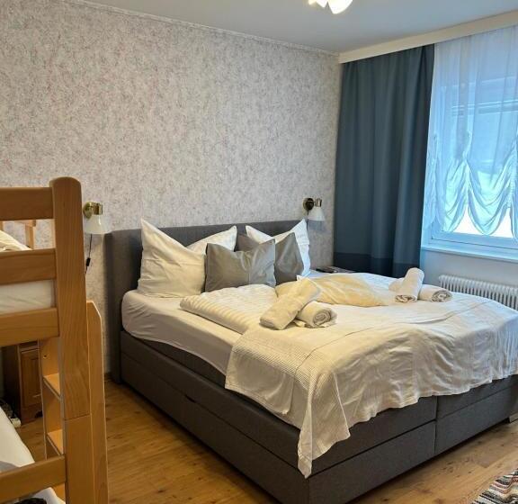 スタンダード４人部屋, Gasthaus 3 Länderblick Mönichkirchen