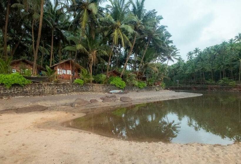 Хижина, Blue Lagoon Resort Goa