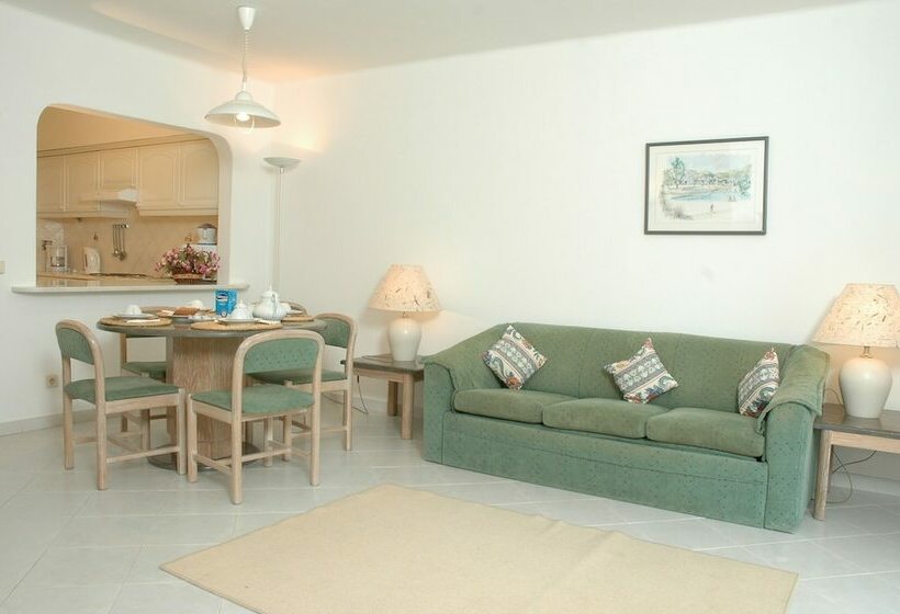 침실 2개 아파트, Balaia Golf Village