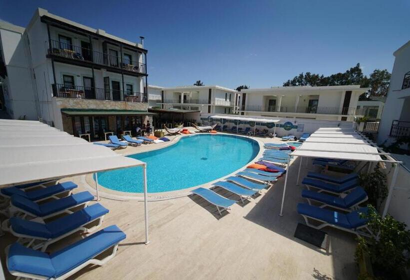 Номер Стандарт Трехместный, Salinas Beach Hotel Bodrum Boutique Concept