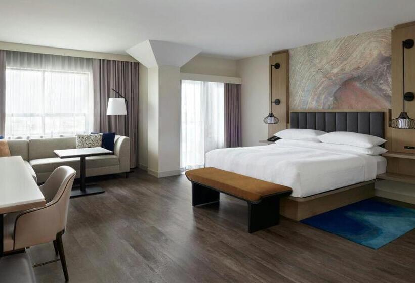 اتاق اجرایی با تخت بزرگ, Kingston Marriott