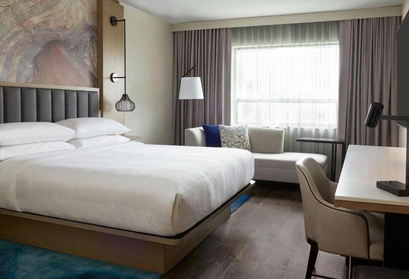 Club Room King Bed, Kingston Marriott
